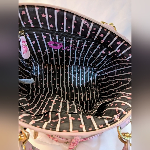 Betsy Johnson handbag with detachable shoulder strap. - Picture 5 of 12